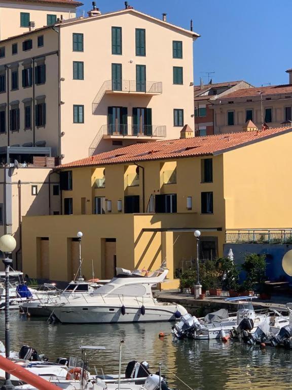 Waterfront Balcony I Grani 2 Resort Style Suite Livorno Exterior foto